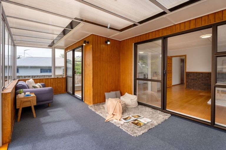 Photo of property in 31 Beazley Avenue, Paparangi, Wellington, 6037