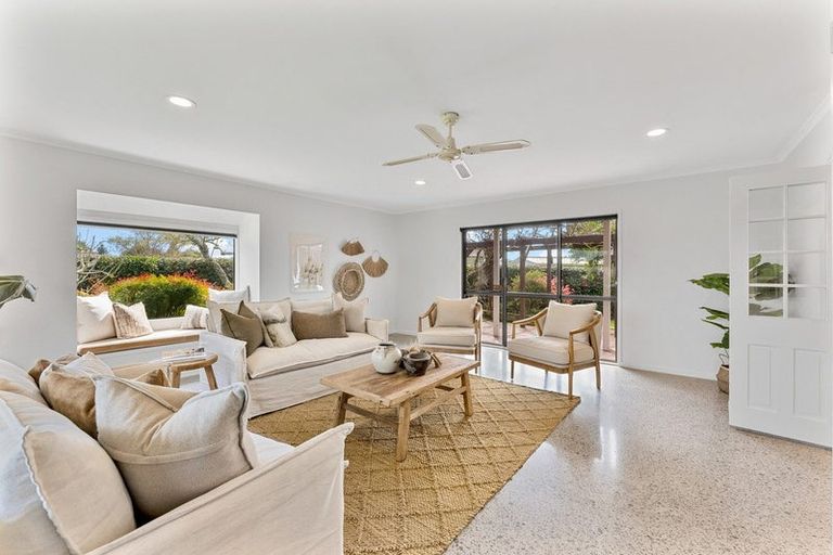 Photo of property in 7 Kaitake Place, Oakura, 4314