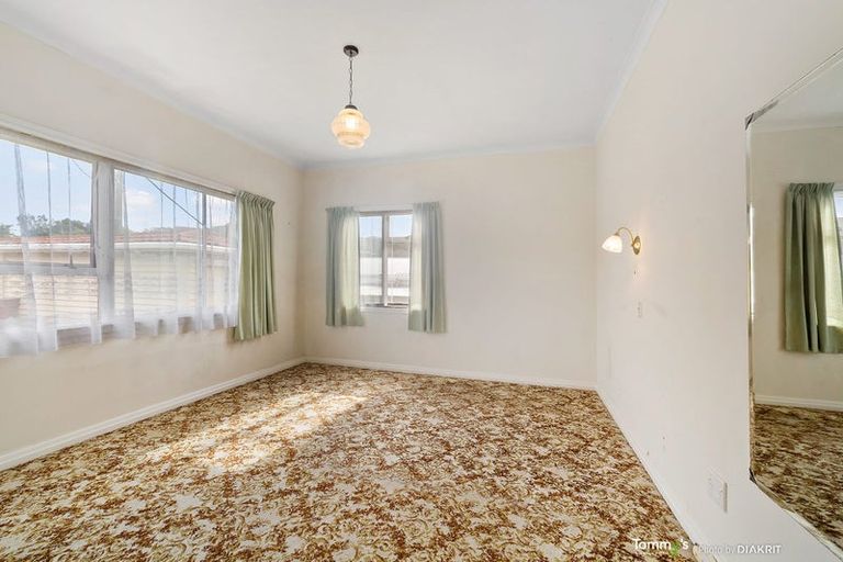 Photo of property in 14 Haumia Street, Johnsonville, Wellington, 6037