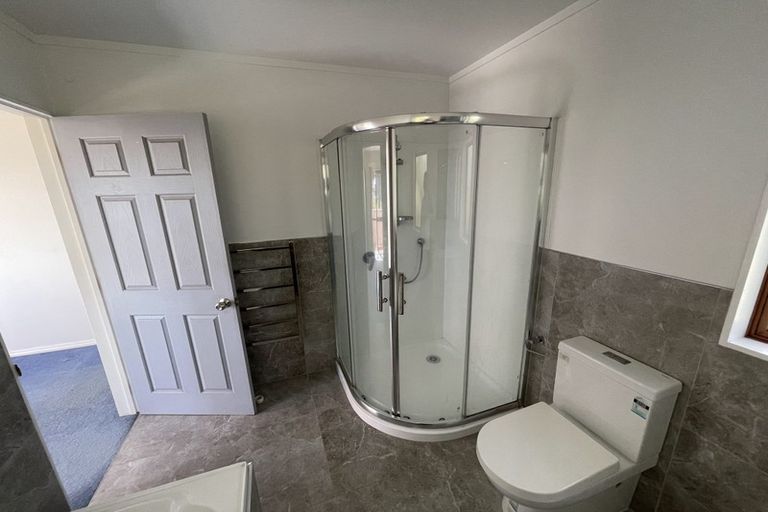 Photo of property in 45 Tenbless Court, Unsworth Heights, Auckland, 0632