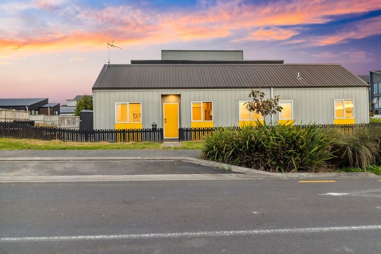 Photo of property in 127 Tarapuka Road, Westgate, Auckland, 0814