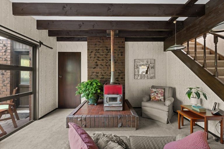 Photo of property in 15 Corwen Place, Mayfair, Hastings, 4122