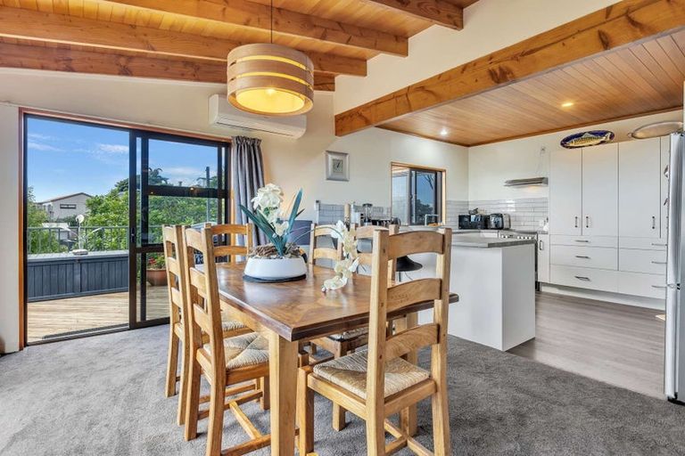 Photo of property in 18 Bay View Road, Cable Bay, 0420