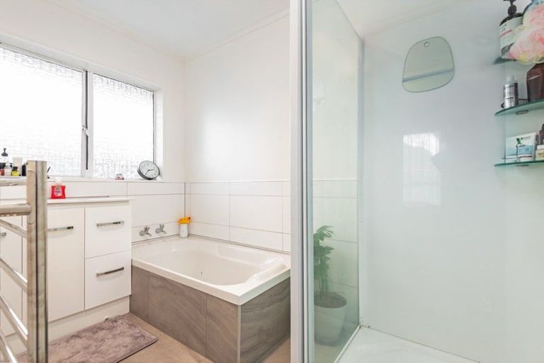 Photo of property in 12-12a Cecil Place, Cloverlea, Palmerston North, 4412