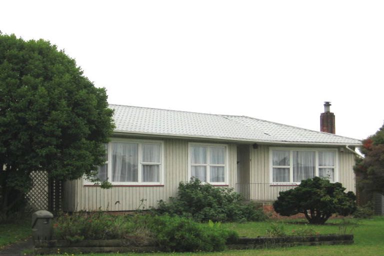 Photo of property in 2 Te Kanawa Crescent, Henderson, Auckland, 0610