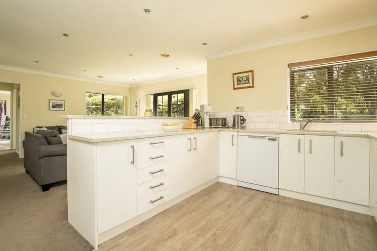 Photo of property in 4 Claverton Grove, Churton Park, Wellington, 6037