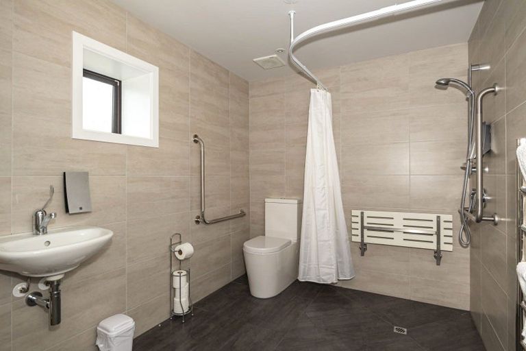 Photo of property in 63 Savage Crescent, West End, Palmerston North, 4412