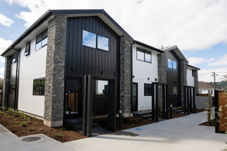 Photo of property in 2/5 Milne Crescent, Taita, Lower Hutt, 5011