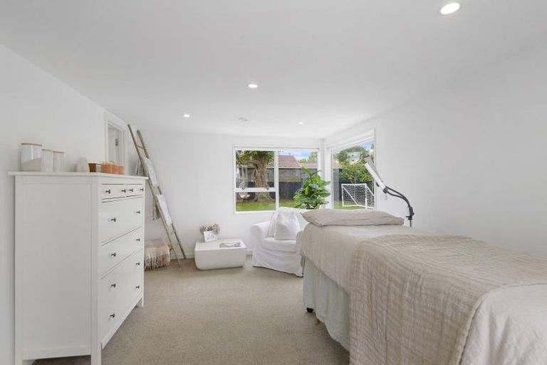 Photo of property in 64 Wilsons Road, Saint Martins, Christchurch, 8022