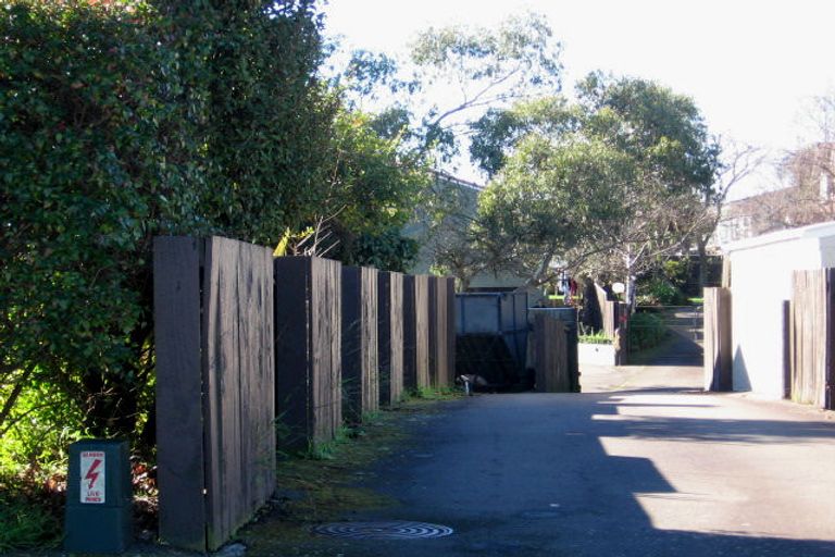 Photo of property in 28a Karina Terrace, Roslyn, Palmerston North, 4414