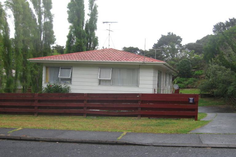 Photo of property in 30 Finn Place, Totara Vale, Auckland, 0629