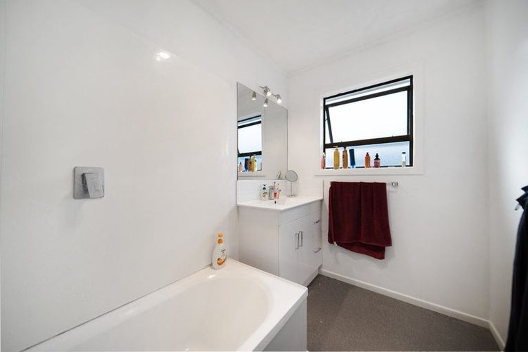 Photo of property in 24 Lyncroft Street, Mangere East, Auckland, 2024