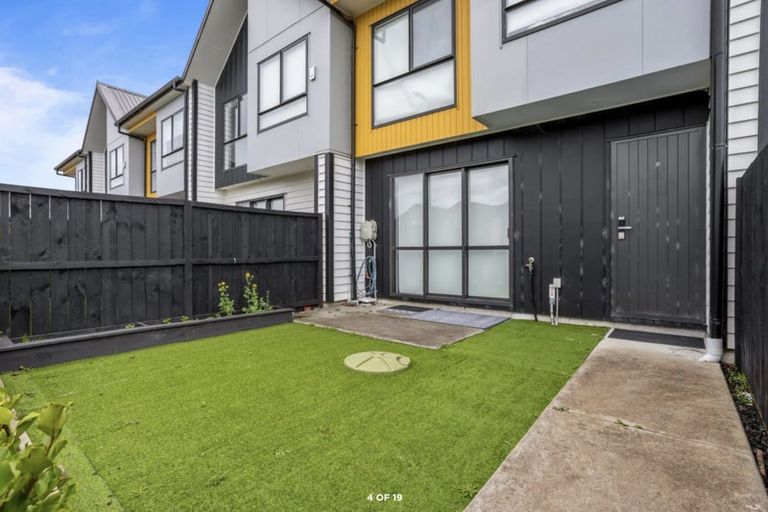 Photo of property in 75 Papatupu Way, Kumeu, 0810
