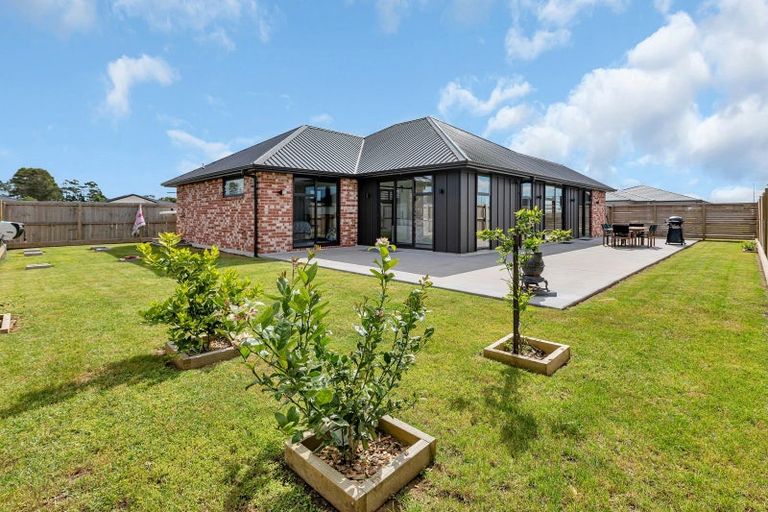 Photo of property in 25 Taurangawaka Road, One Tree Point, 0118