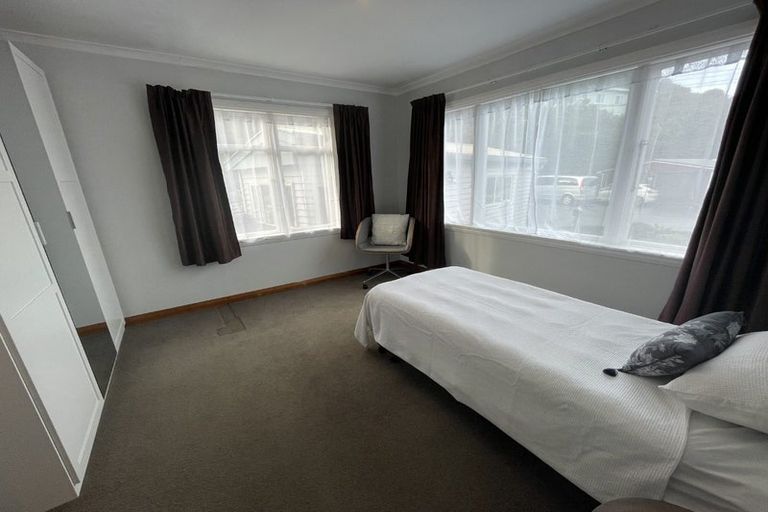 Photo of property in 12 Bristol Street, Island Bay, Wellington, 6023