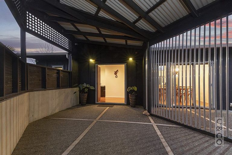 Photo of property in 8 Pineview Lane, Helensville, 0875