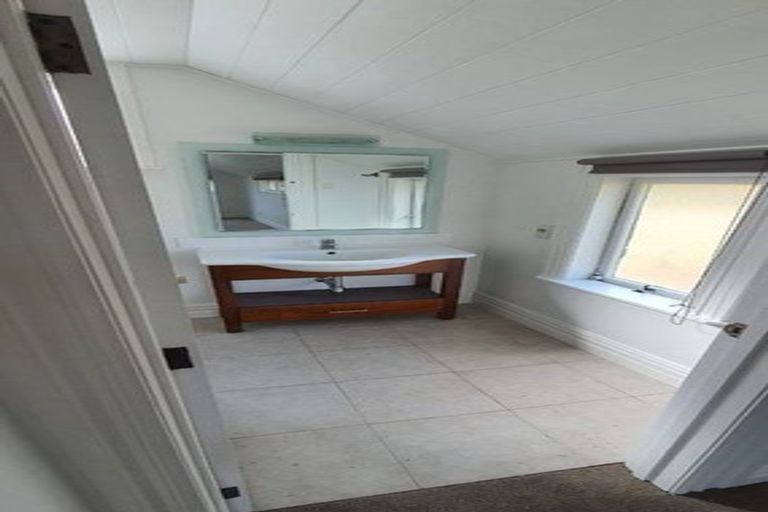 Photo of property in 1/29 Wolsley Avenue, Milford, Auckland, 0620