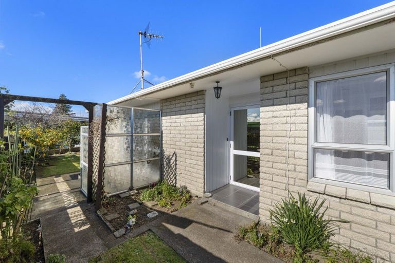 Photo of property in 2/19 Darnell Street, Fitzroy, New Plymouth, 4312