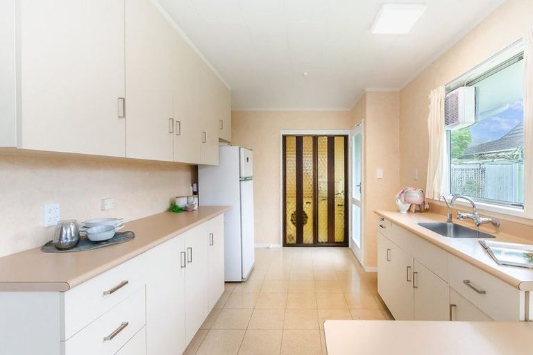 Photo of property in 19a Rewarewa Crescent, Waikanae, 5036