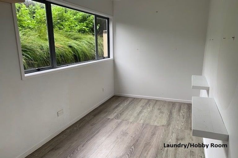 Photo of property in 2/90 Pupuke Road, Hillcrest, Auckland, 0627