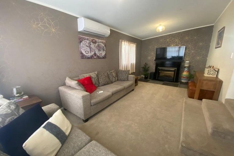 Photo of property in 3/76 Kaurilands Road, Titirangi, Auckland, 0604