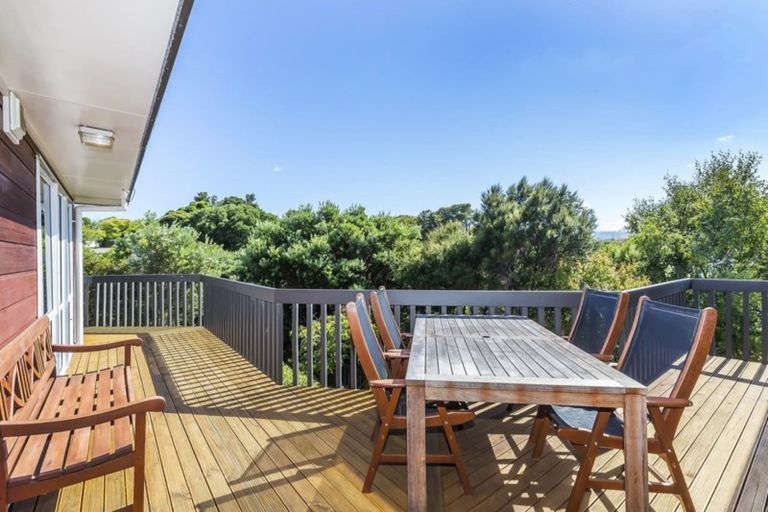 Photo of property in 9 Samwell Drive, Whitby, Porirua, 5024