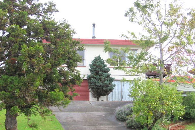 Photo of property in 84 Rosario Crescent, Red Beach, 0932