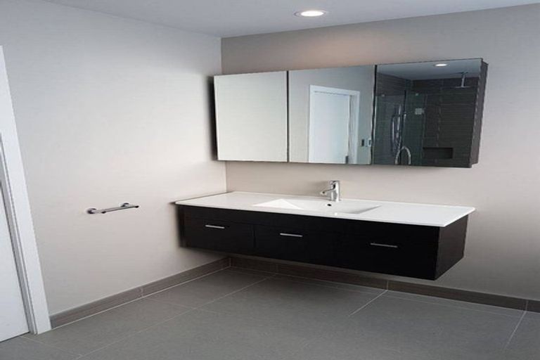 Photo of property in 16 Hetherington Road, Ranui, Auckland, 0612
