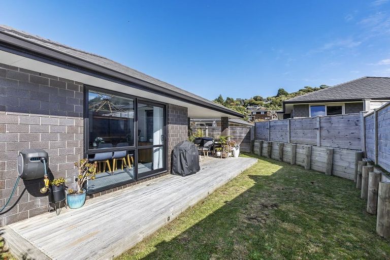 Photo of property in 14 Mooring Close, Whitby, Porirua, 5024
