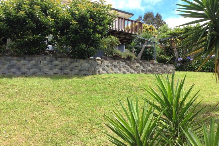 Photo of property in 18 Orewa Heights Crescent, Orewa, 0931
