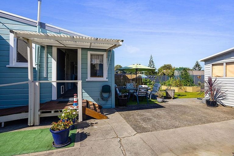 Photo of property in 3 Victoria Street, Hawera, 4610