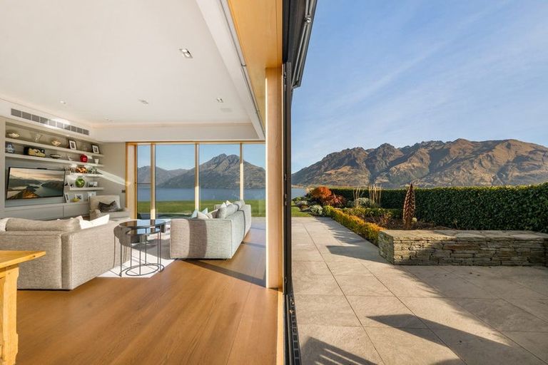 Photo of property in 10 Bluff View Terrace, Drift Bay, Queenstown, 9371