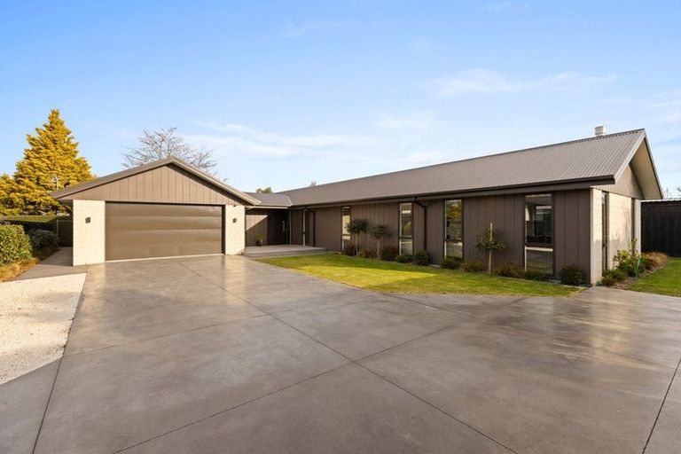 Photo of property in 141 West Belt, Rangiora, 7400