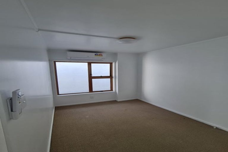 Photo of property in 17f6 Wrights Hill Road, Karori, Wellington, 6012