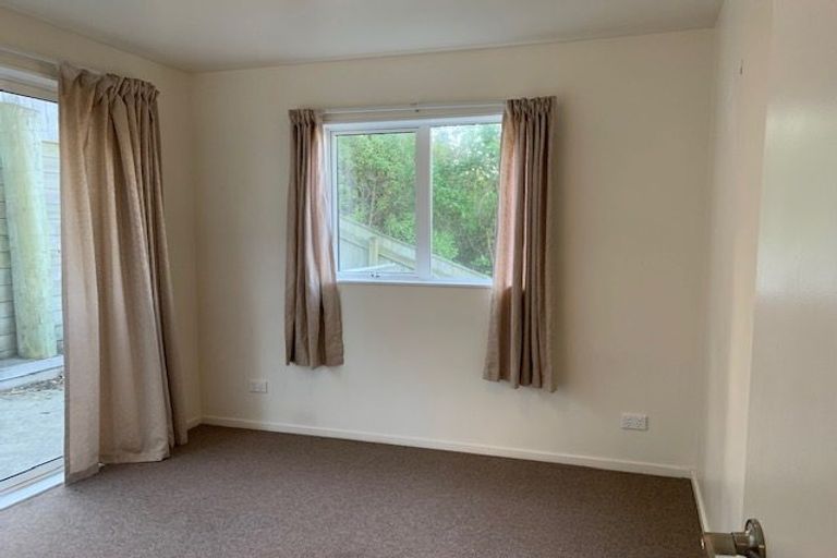 Photo of property in 14 Kopiko Way, Brooklyn, Wellington, 6021