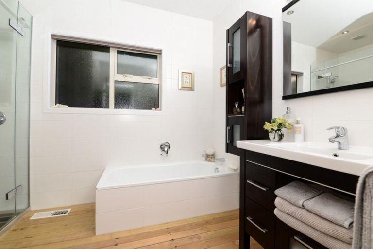 Photo of property in 58 Memorial Drive, Hamilton East, Hamilton, 3216