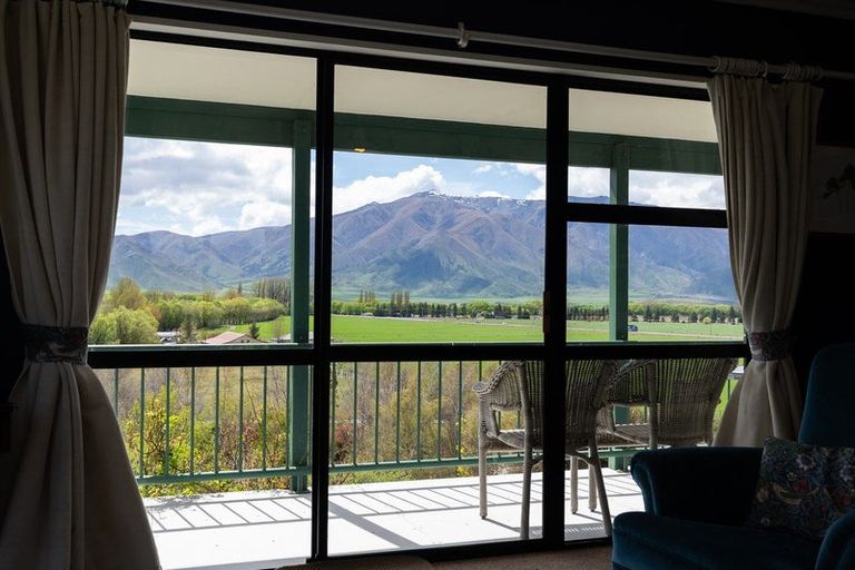 Photo of property in 31 Ahuriri Heights, Omarama, 9412