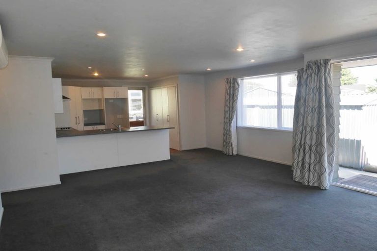 Photo of property in 19 Defoe Place, Waltham, Christchurch, 8023