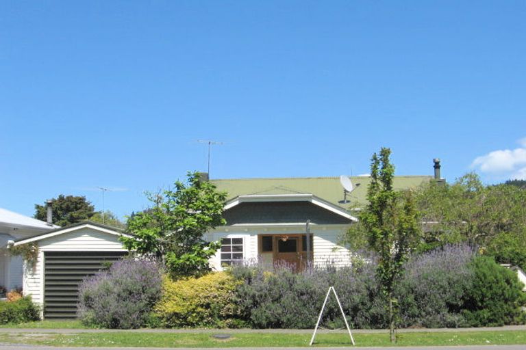 Photo of property in 121 Iranui Road, Inner Kaiti, Gisborne, 4010