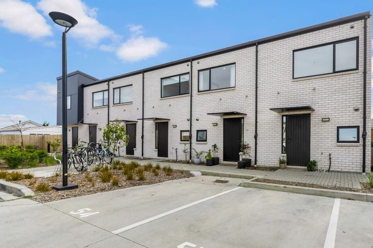 Photo of property in 35 Ivy Nola Way, Henderson, Auckland, 0612