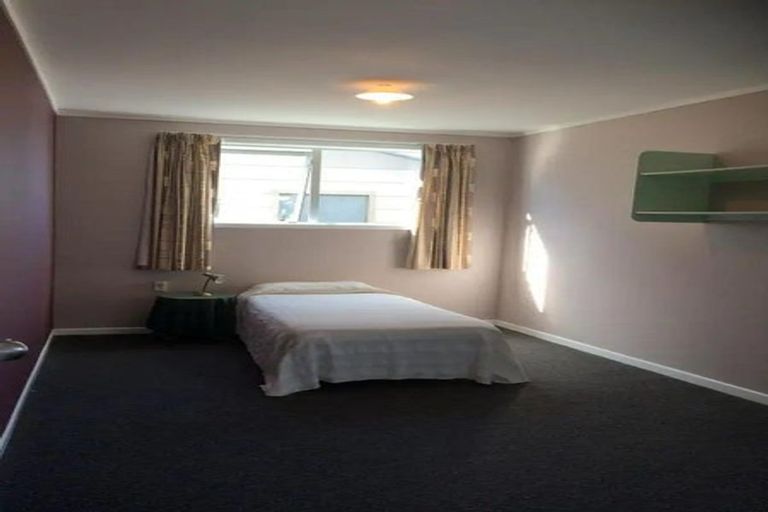 Photo of property in 16 Towai Street, Inglewood, 4330