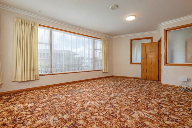 Photo of property in 8 Lowestoft Place, West End, Palmerston North, 4412