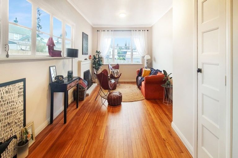 Photo of property in 4 Blackwell Street, Marton, 4710