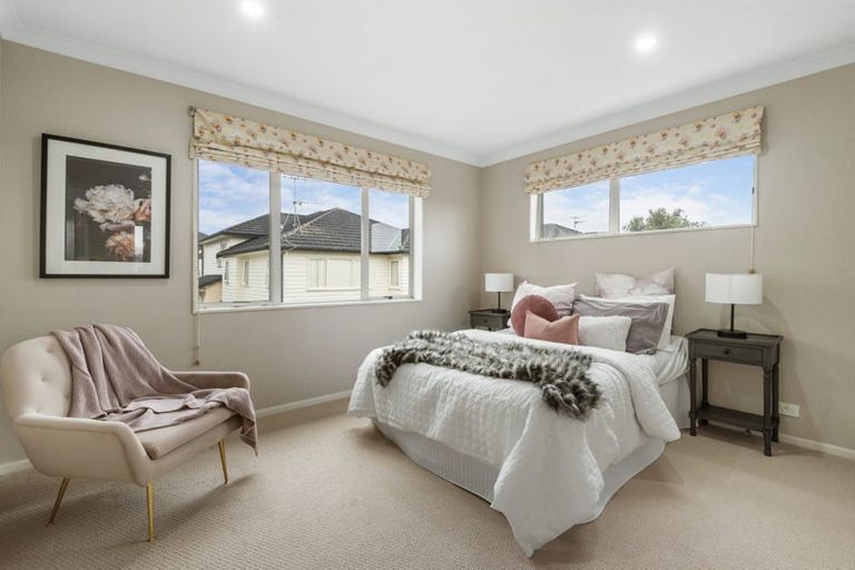 Photo of property in 42 Laurel Oak Drive, Schnapper Rock, Auckland, 0632