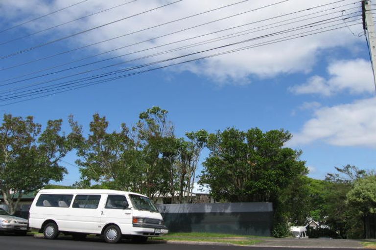 Photo of property in 1/223 Eskdale Road, Birkenhead, Auckland, 0626