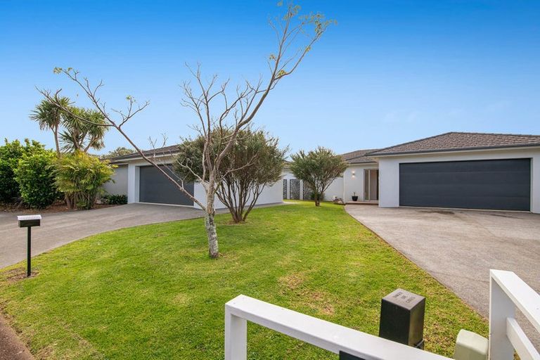 Photo of property in 51 Balboa Drive, Matakatia, Whangaparaoa, 0930