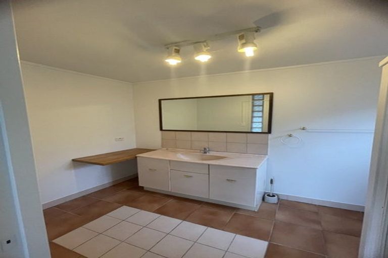 Photo of property in 24 Katrina Place, Massey, Auckland, 0614