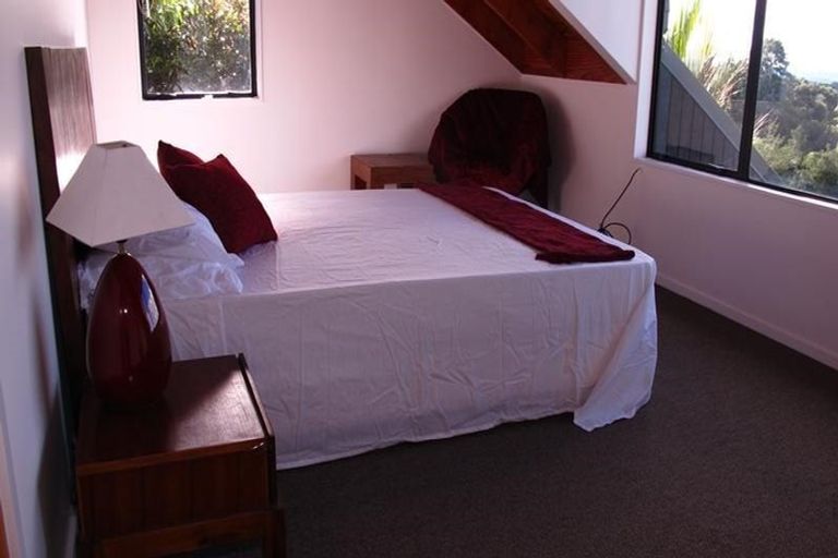 Photo of property in 14 Range Road, Swanson, Auckland, 0816