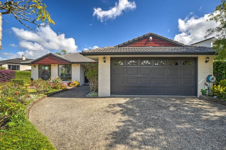 Photo of property in 4 Mahina Place, Te Atatu Peninsula, Auckland, 0610