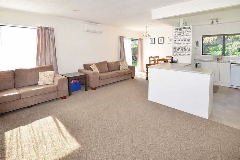 Photo of property in 81 Santiago Crescent, Unsworth Heights, Auckland, 0632